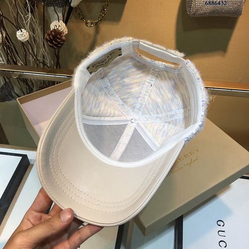Bv*b*rry Hat
